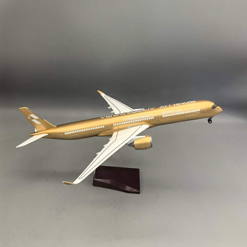 Model Airplane Plastic - Pesawat Skala 47CM Starlux Airlines A350-1000
