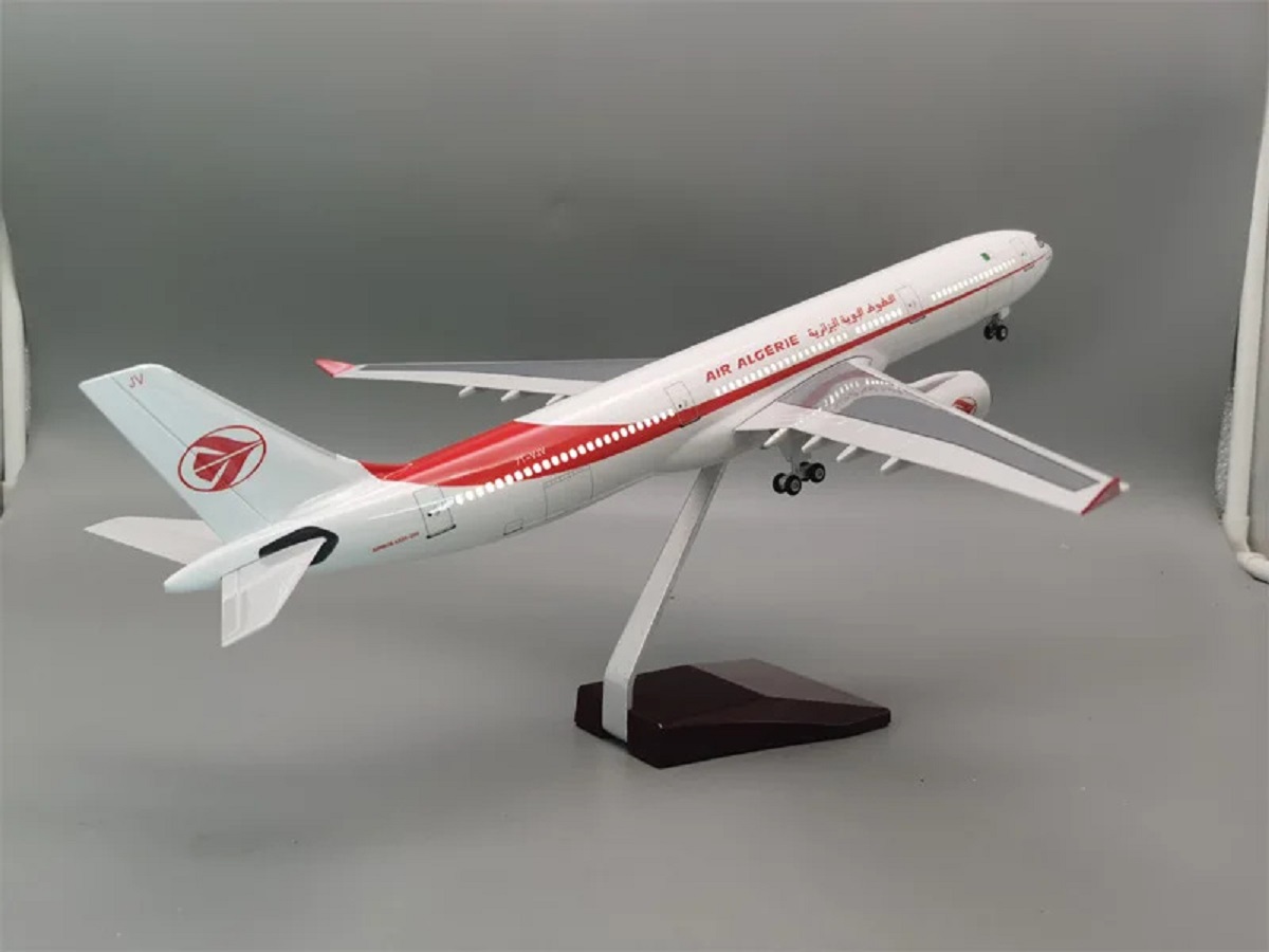 Model Pesawat Mainan Skala 47c - Model Airplane Plastic ulasan dan harga
